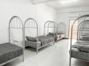 The Savannah Hostel Pai